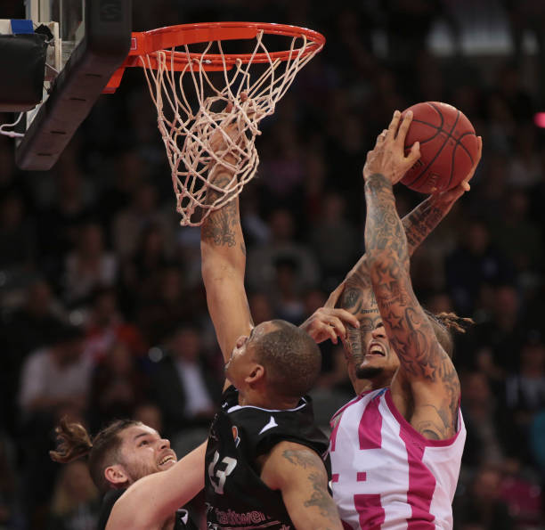 后退两步 后退两步