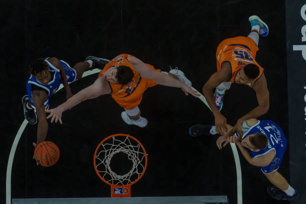 队的锋线活 队的锋线活